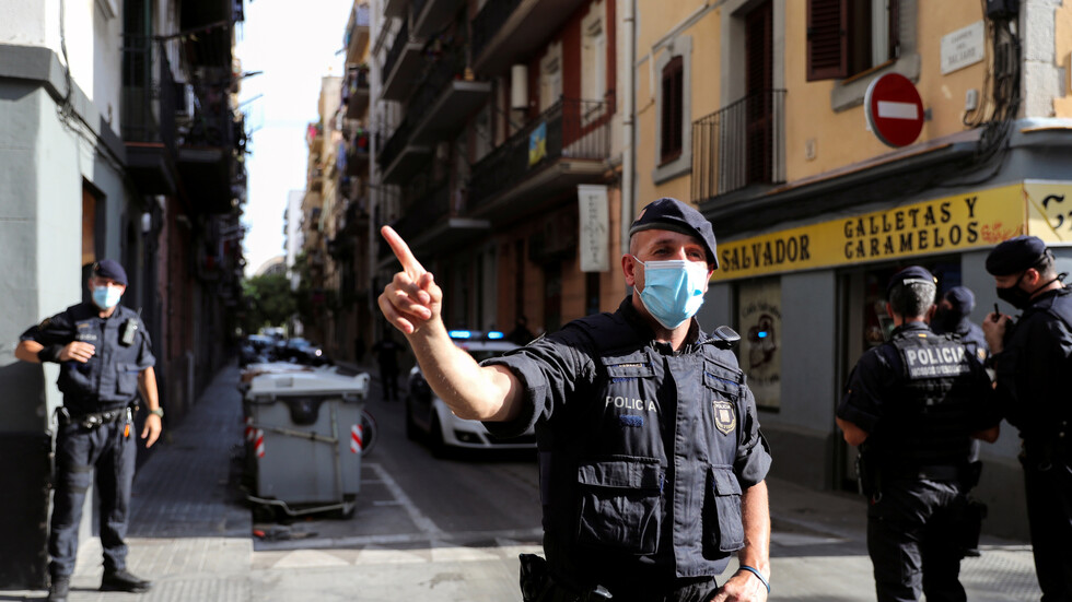 اعتقال "إمام" في إسبانيا بتهمة الترويج لـ: "داعش" وجمع الأموال لكتائب عز الدين القسام