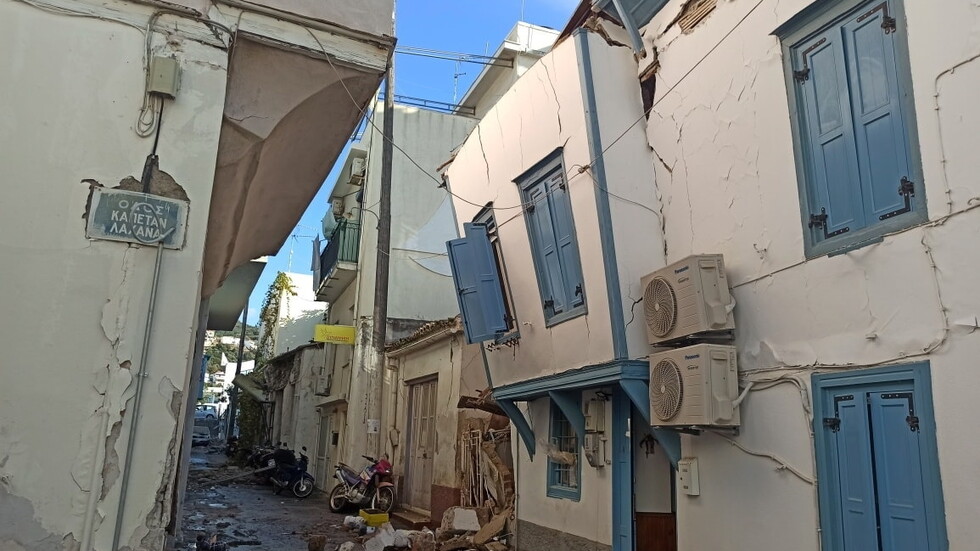 بوتين يبدي تضامن روسيا مع اليونان بعد زلزال إيجه