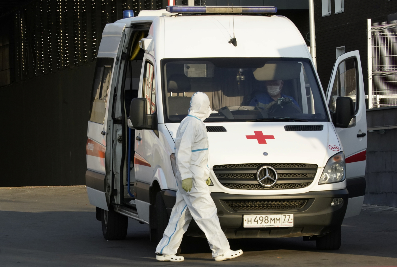 روسيا تسجل 9859 إصابة جديدة بفيروس كورونا و174 وفاة خلال الساعات الـ24 الماضية