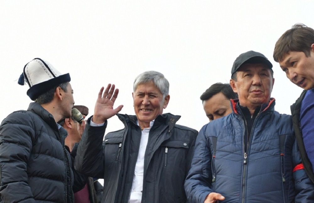الرئيس القرغيزي السابق ألمازبيك أتامباييف يعلن عن نجاته من محاولة اغتيال