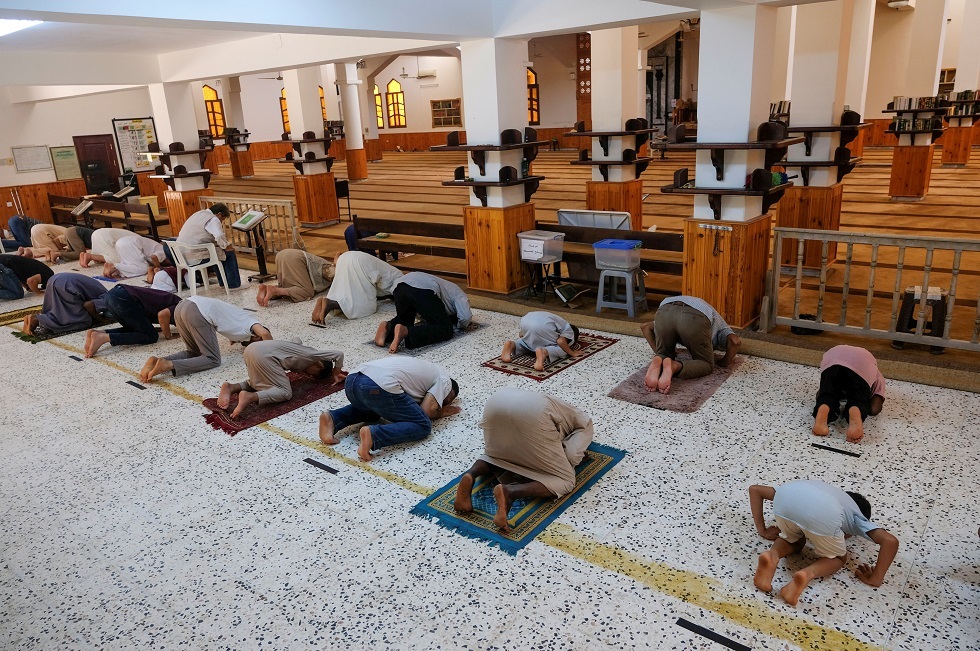 ليبيا تعيد فتح المساجد بعد إغلاقها لنحو 7 أشهر