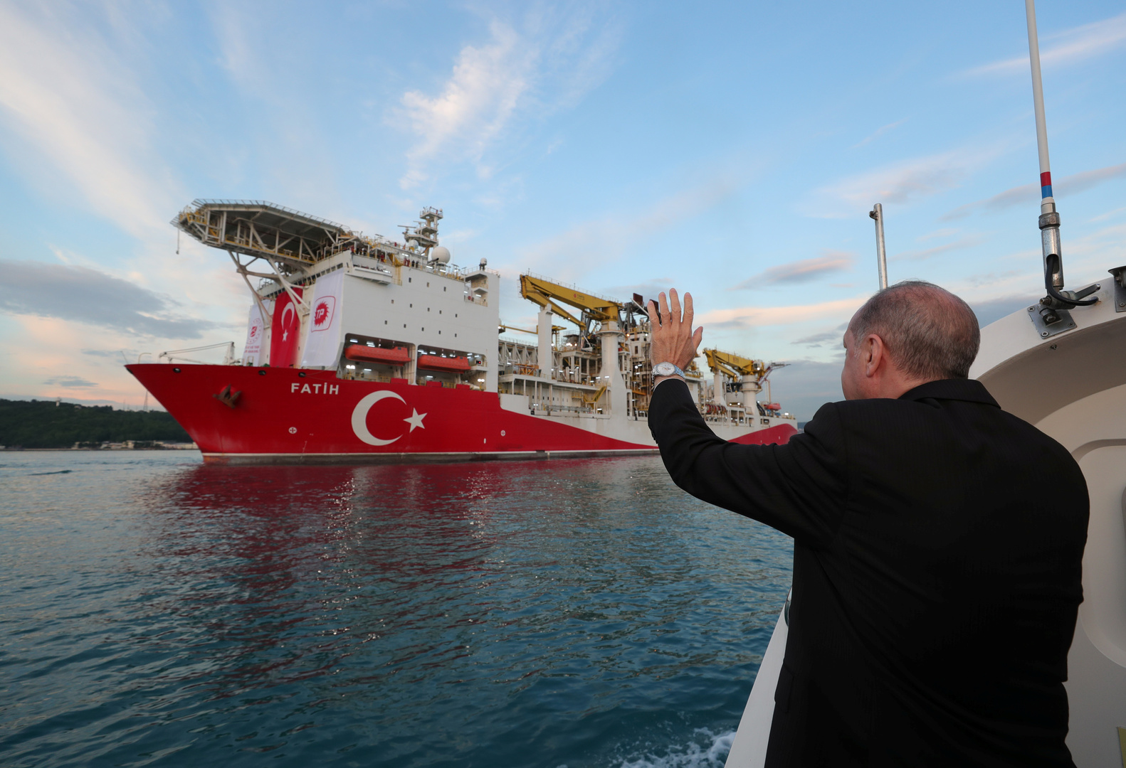 أردوغان يعلن إرسال سفينة ثانية إلى شرق المتوسط ويتحدث عن بشرى غاز جديدة في البحر الأسود