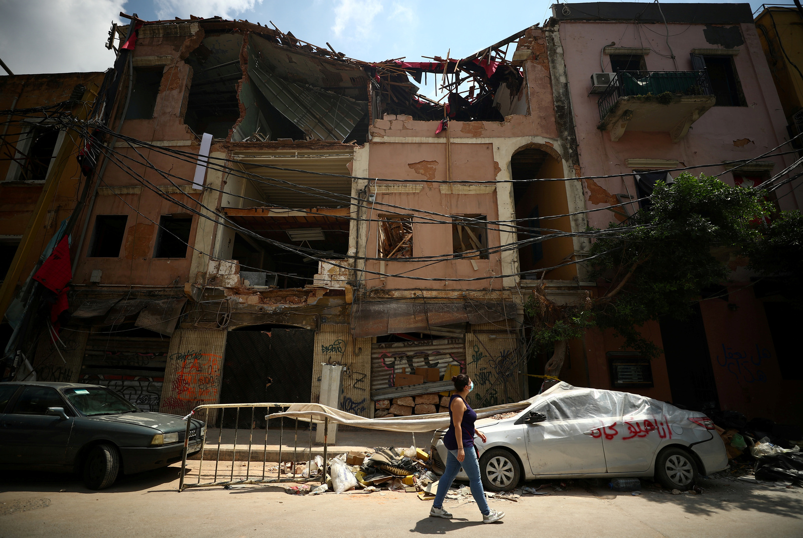 مساعدات نقدية لأكثر من 11500 أسرة متضررة من انفجار بيروت
