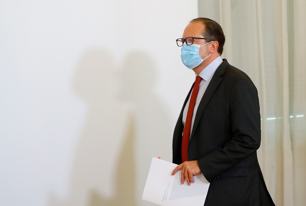 إصابة وزير الخارجية النمساوي بكورونا بعد اجتماعه مع نظرائه في الاتحاد الأوروبي