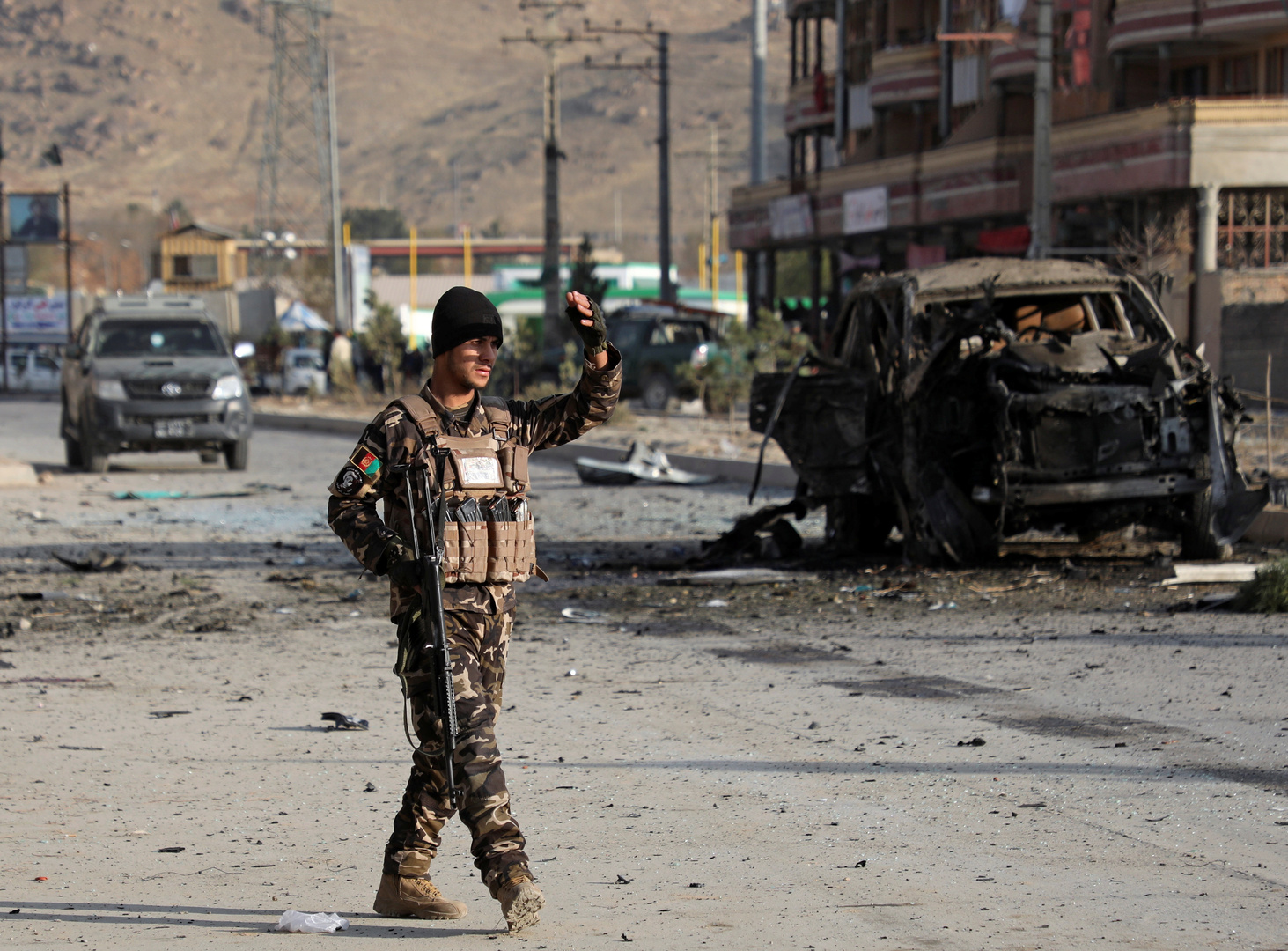 12 قتيلا وأكثر من 100 جريح جراء انفجار قرب مقر للشرطة وسط أفغانستان