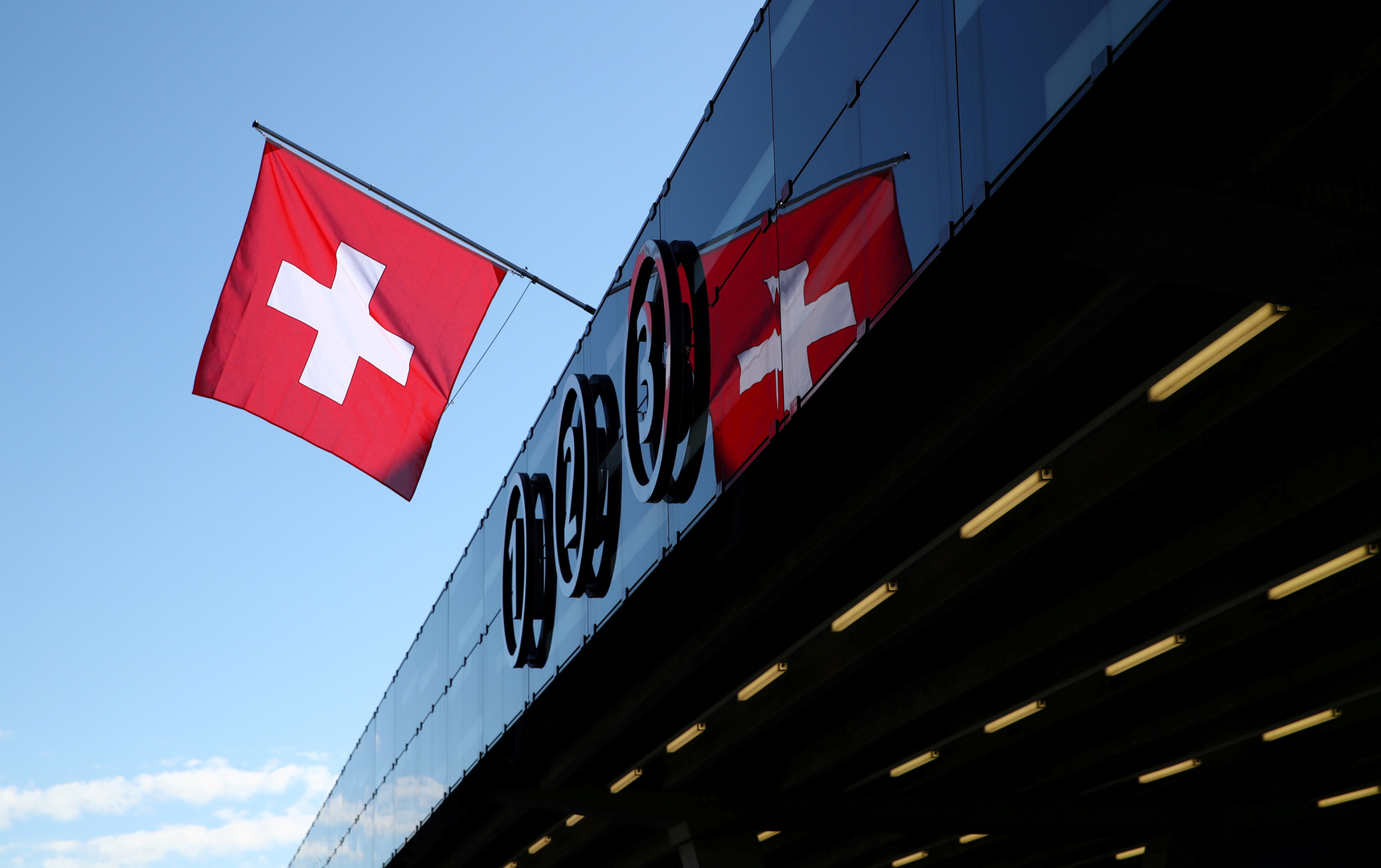 سويسرا تشدد إجراءات مكافحة موجة ثانية من كورونا