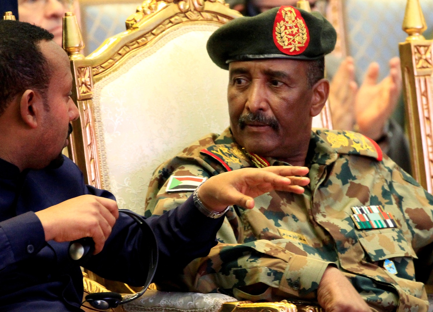 مصر ترحب ببدء إجراءات رفع اسم السودان من قائمة 