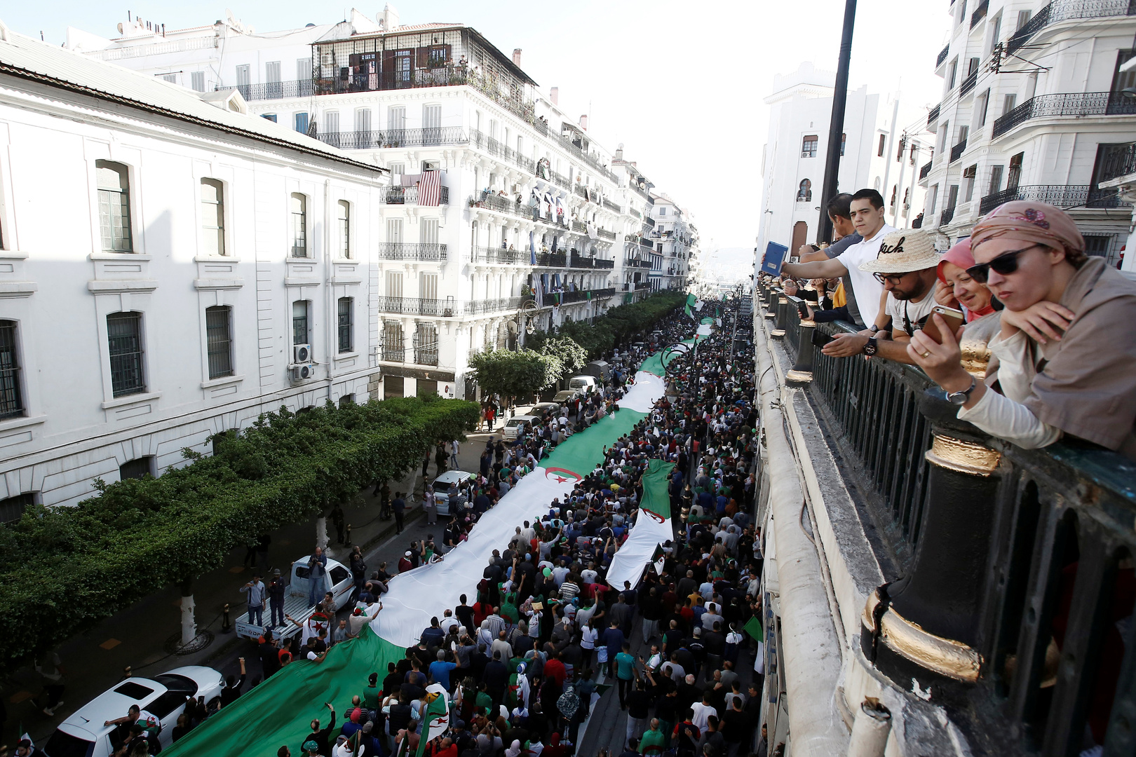 الرئاسة الجزائرية: نحن بحاجة إلى منهجية جديدة