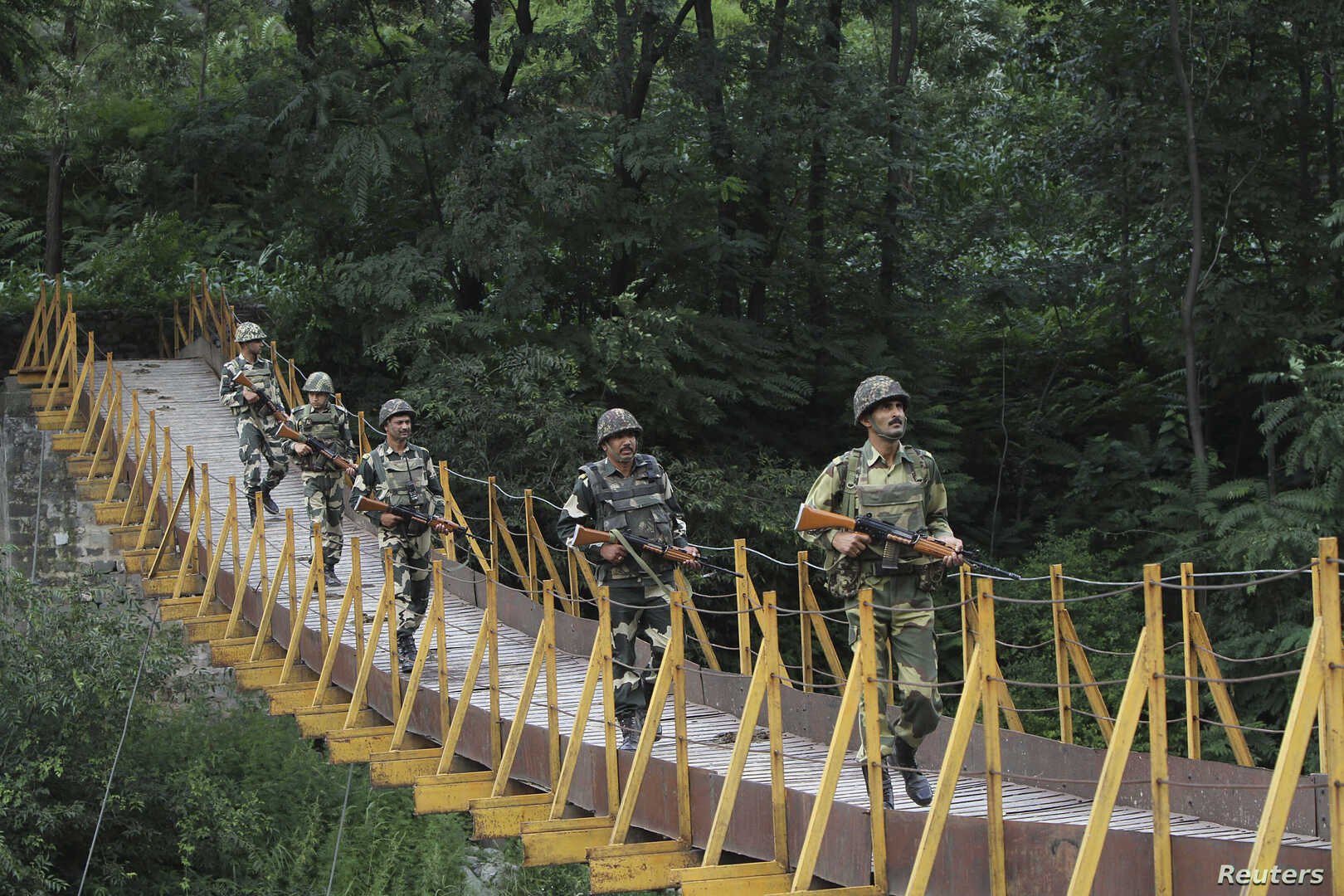 الجيش الهندي  يعلن إسقاط طائرة مسيرة باكستانية في جامو وكشمير