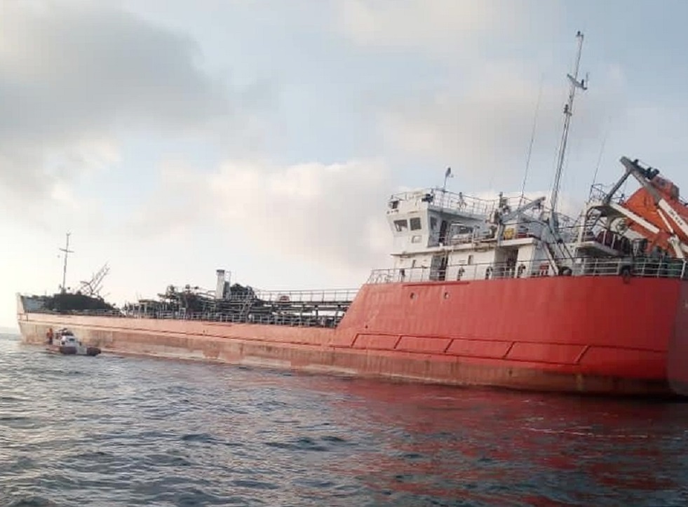 روسيا.. الانفجار في ناقلة نفط في بحر آزوف تسبب بفجوة يصل حجمها إلى 12 مترا