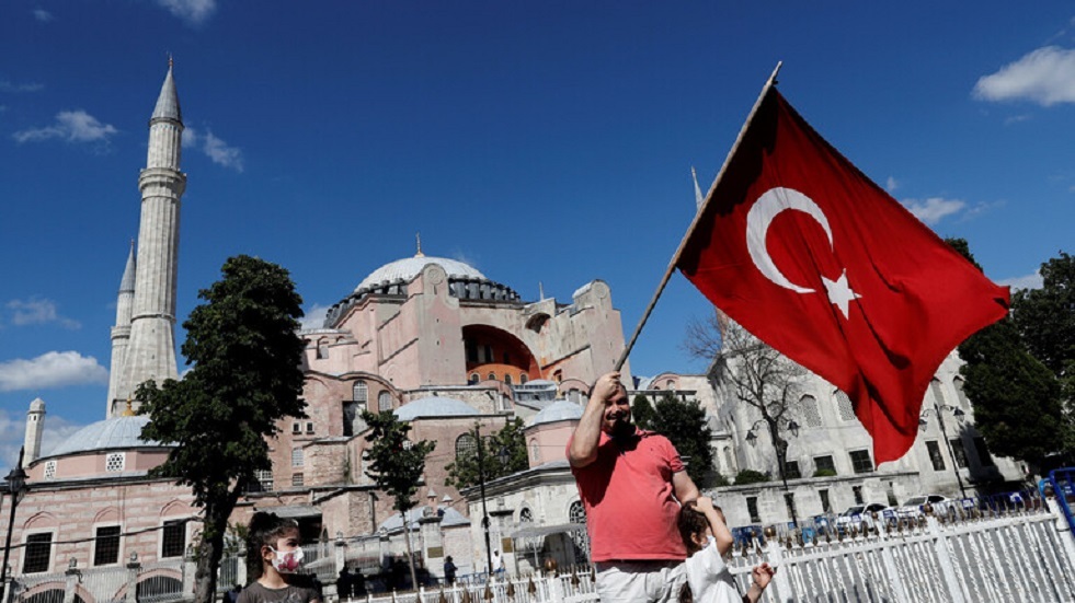 لافروف: نأمل بأن تفي تركيا بالتزاماتها بخصوص 