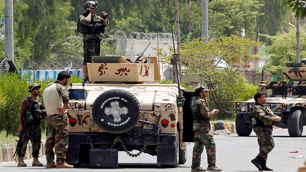 قتلى وجرحى بهجوم استهدف قاعدة للشرطة في أفغانستان