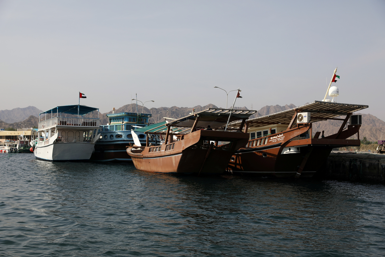 مسؤول إيراني يؤكد دور خفر السواحل الإماراتي في إنقاذ سفينة شحن إيرانية من الغرق