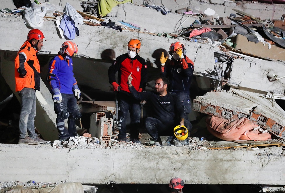 فرنسا تعرض المساعدة على تركيا واليونان إثر زلزال بحر إيجه
