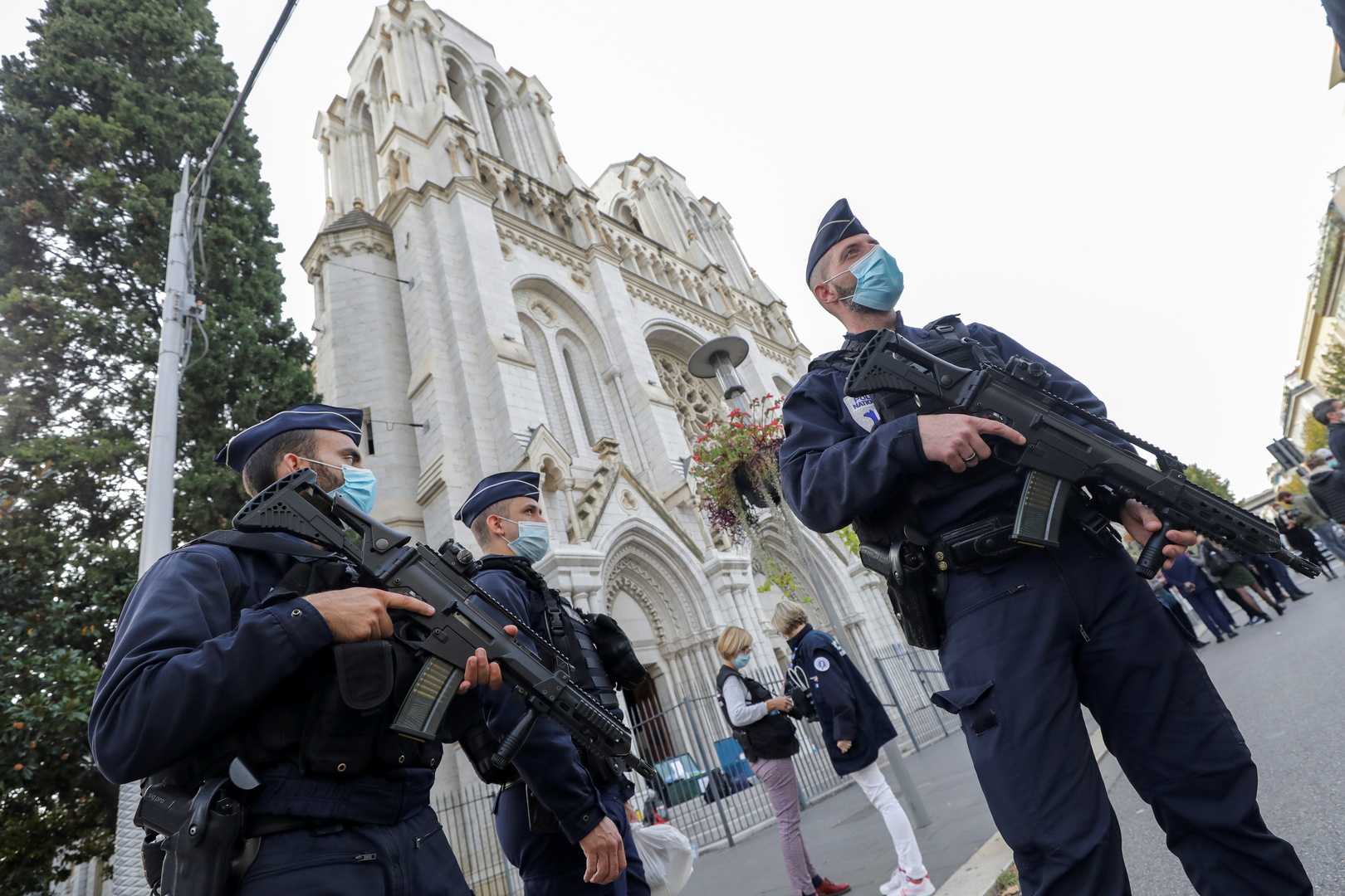الشرطة الفرنسية تحتجز شخصا ثانيا على خلفية هجوم نيس