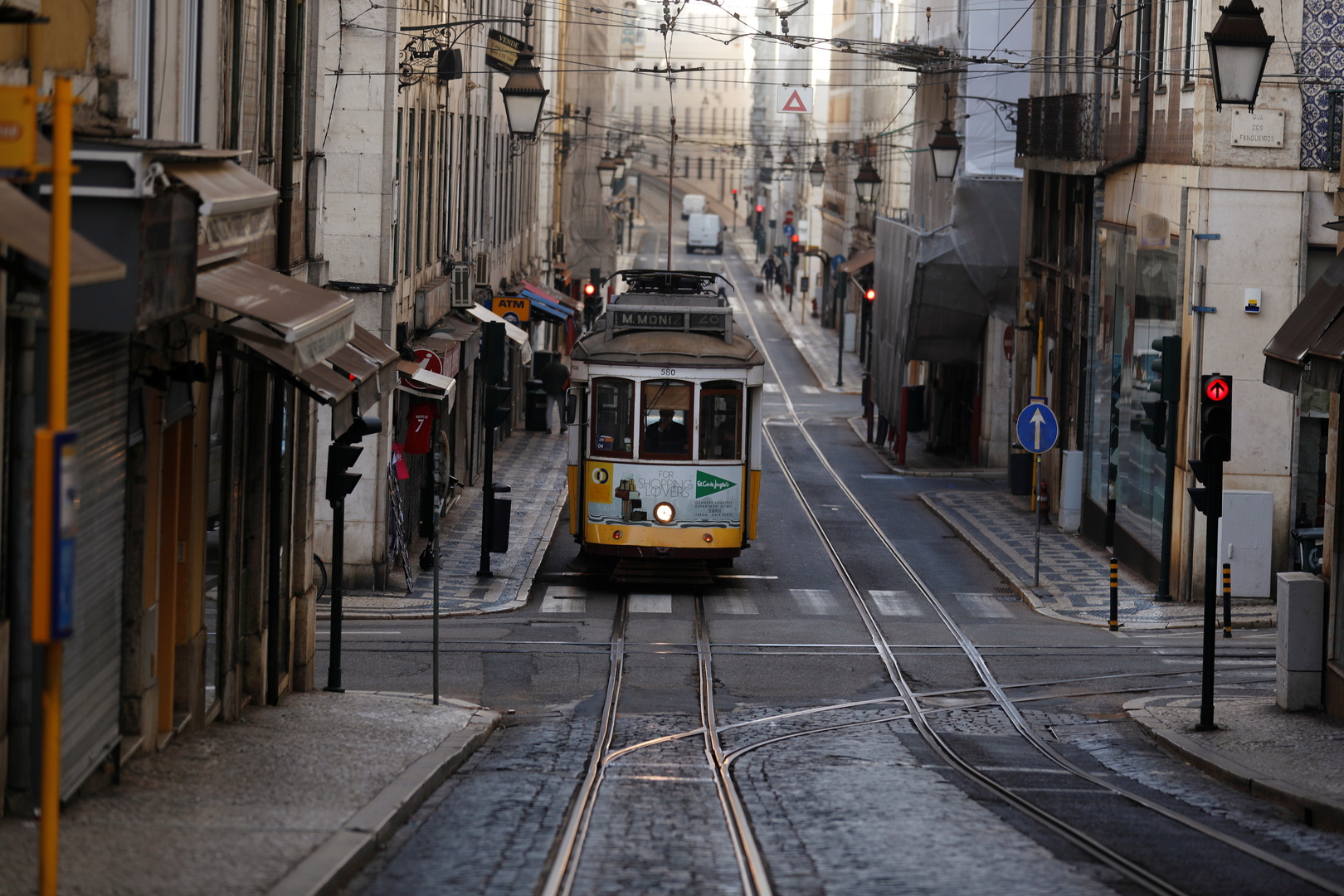 حكومة البرتغال تفرض إغلاقا عاما في معظم أنحاء البلاد
