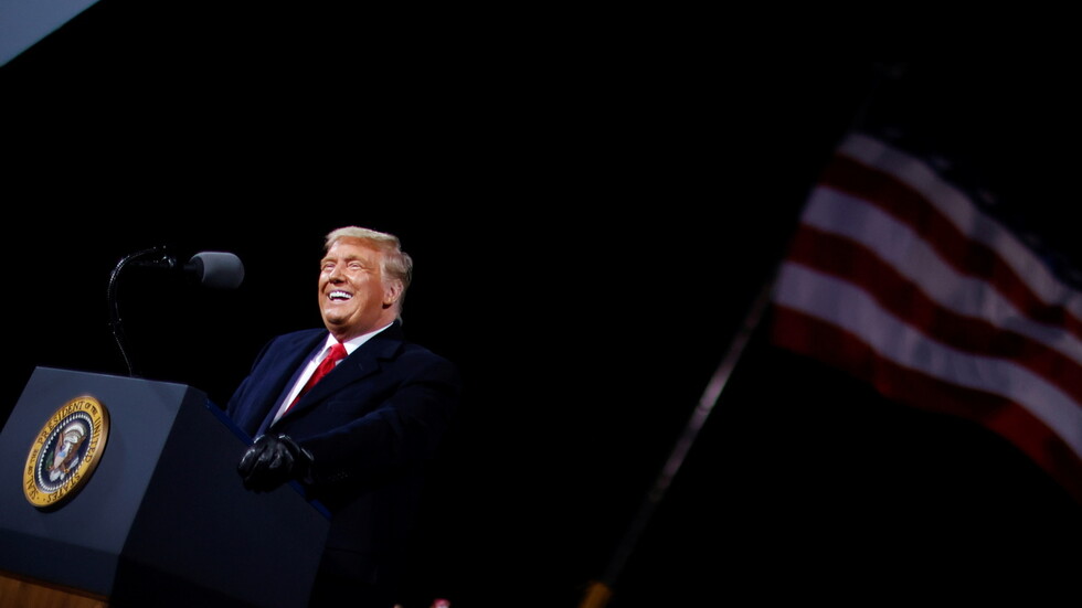 ترامب ينفي عزمه إعلان فوزه في الانتخابات قبل تحديد النتائج بأكملها