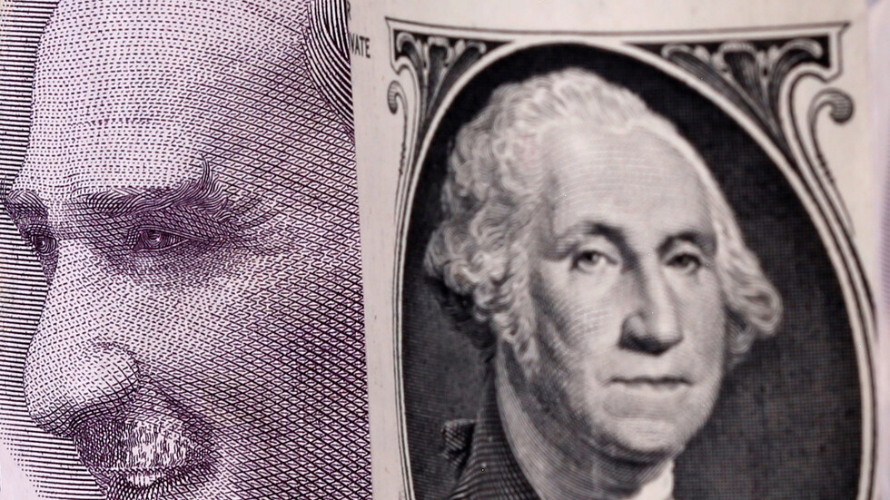 الليرة التركية تهبط إلى مستوى قياسي جديد مقابل الدولار