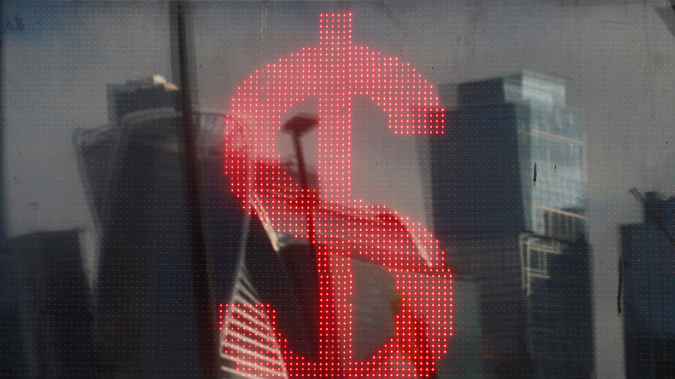 الكرملين يعلق على مسألة انخفاض العملة الروسية