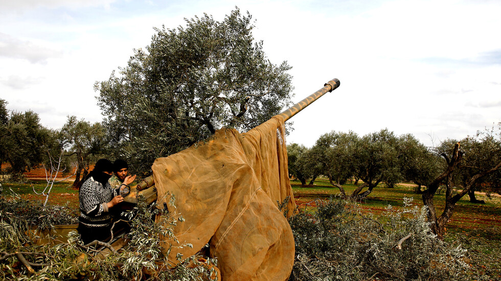 مركز حميميم: المسلحون يحضرون هجوما بالطائرات المسيرة في إدلب لاتهام روسيا