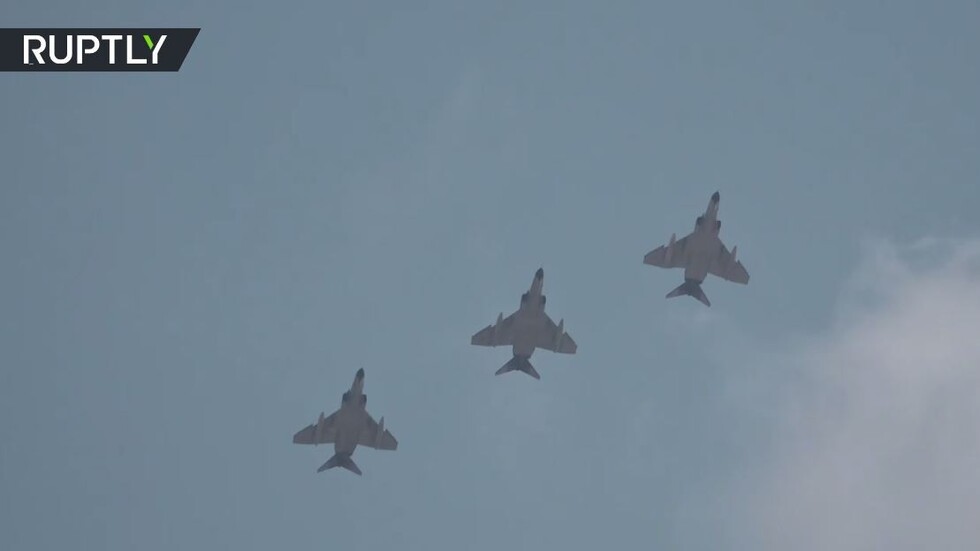 مشاهد من المناورات العسكرية في أصفهان