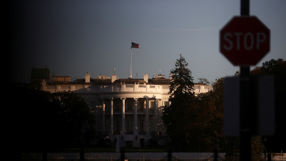 إجراءات أمنية مشددة حول البيت الأبيض وسط مخاوف من اضطرابات بسبب نتائج الانتخابات