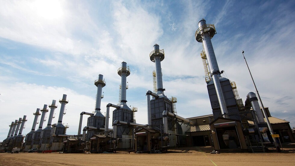 ارتفاع سعر النفط 2% والمتعاملون يستعدون لمغامرة في يوم الانتخابات الأمريكية