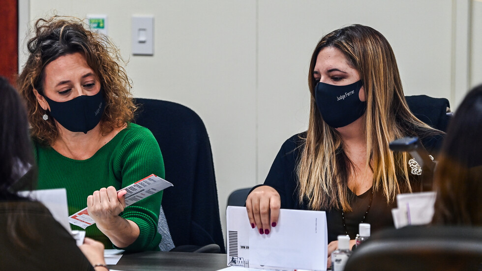 هيئة البريد الأمريكية تعلن عدم تمكنها من فحص جميع مراكزها بحثا عن أوراق اقتراع عالقة