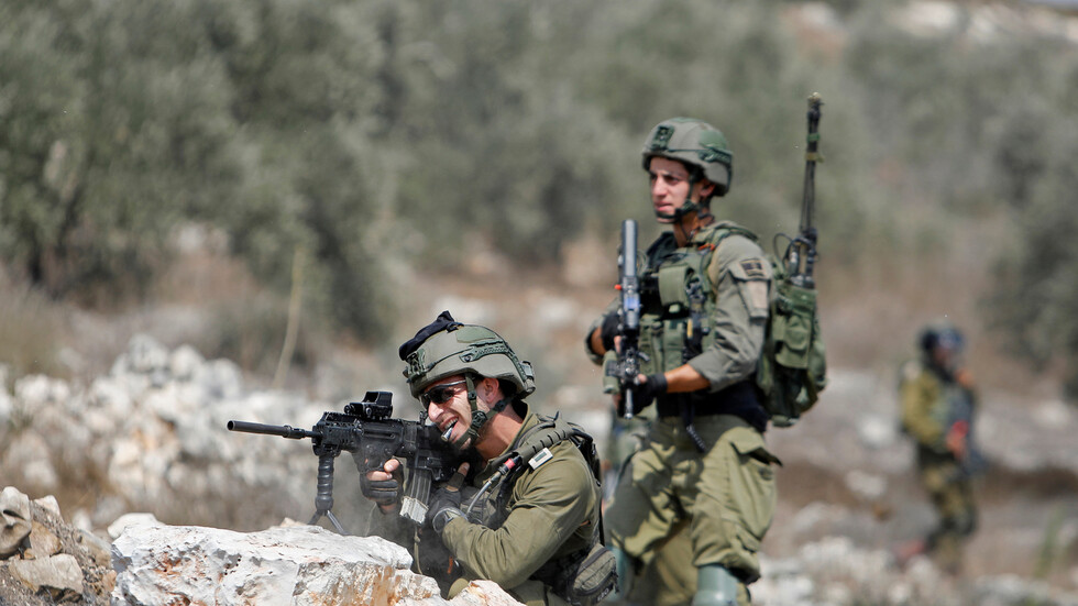 وفا: الجيش الإسرائيلي يعدم مواطنا فلسطينيا على حاجز حوارة العسكري