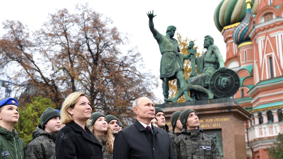 في عيد الوحدة الشعبية.. بوتين يذكر المواطنين بواجباتهم أمام الوطن