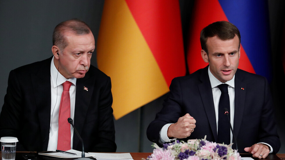 تركيا تصطدم بفرنسا
