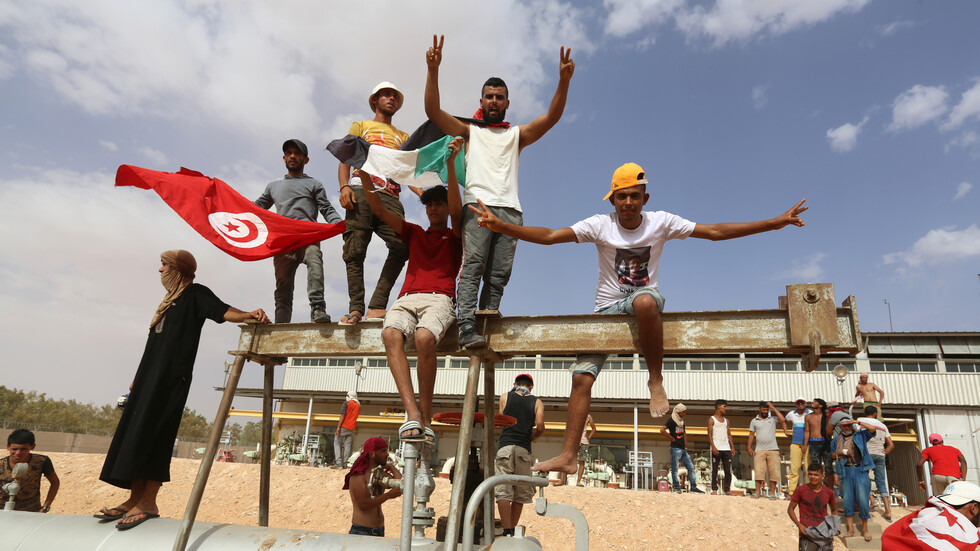 تونس.. التوصل لاتفاق مع محتجي تطاوين واستئناف إنتاج النفط