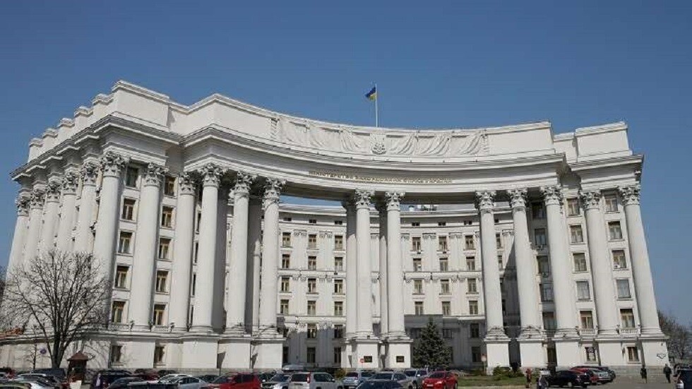 أوكرانيا تحتج على مرسوم روسي يعترف بوثائق سكان دونباس