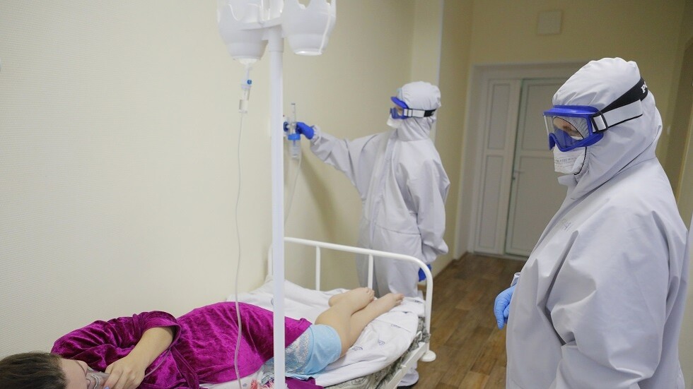 مختص روسي يكشف أعراض كورونا التي تتطلب "دق ناقوس الخطر"