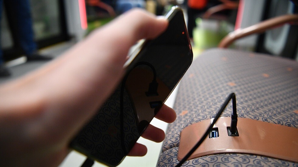 لماذا يغلق المحتال سماعة الهاتف قبل سماع الرد؟