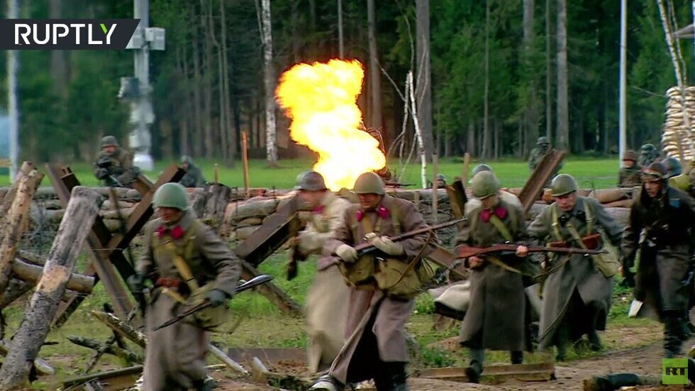 بالفيديو.. تنظيم معركة تحاكي معركة موسكو الحاسمة إبان الحرب العالمية الثانية