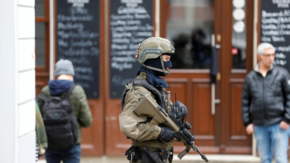 سويسرا.. اعتقال مشبوهين زارا منفذ هجوم فيينا