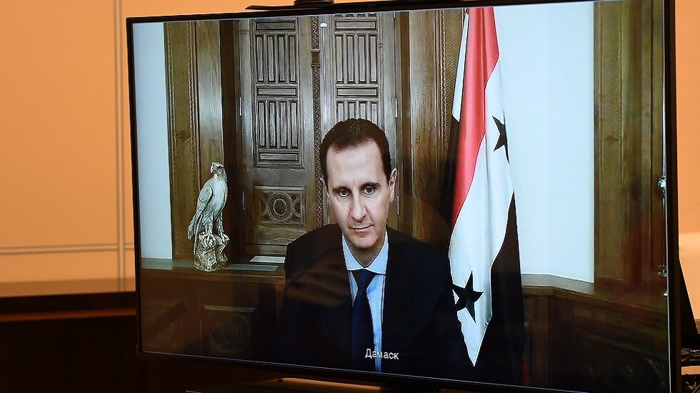 الأسد لبوتين: معظم اللاجئين يرغبون بالعودة والعقبة الأساسية هي الحصار الغربي