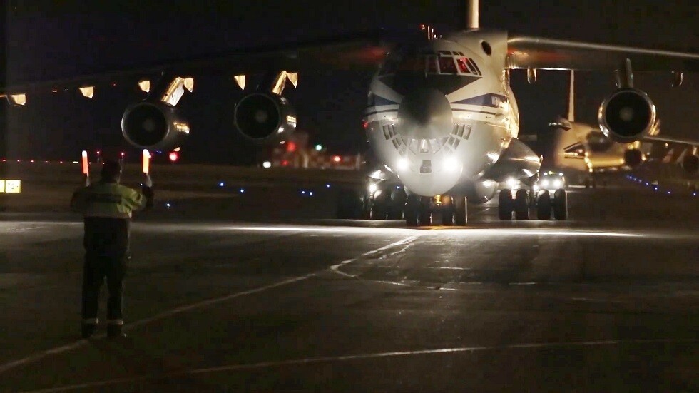 قوات حفظ السلام الروسية تبدأ الانتشار على خطوط التماس في قره باغ