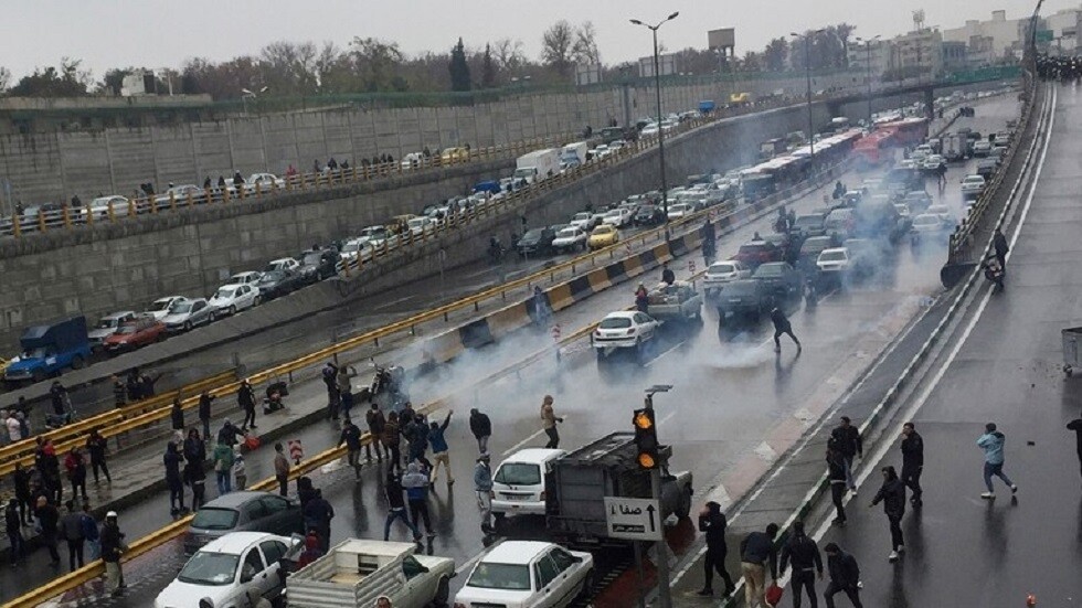 إيران.. إطلاق سراح 157 معتقلا مناهضين للحكومة