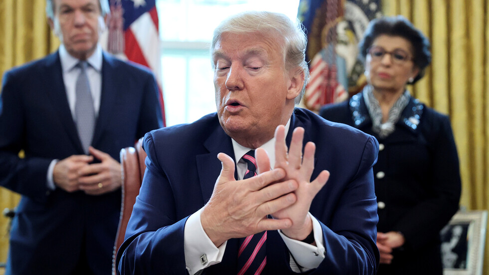 أحدهم معروف بعدائه للإسلام.. موالون لترامب يتولون مناصب بارزة في البنتاغون