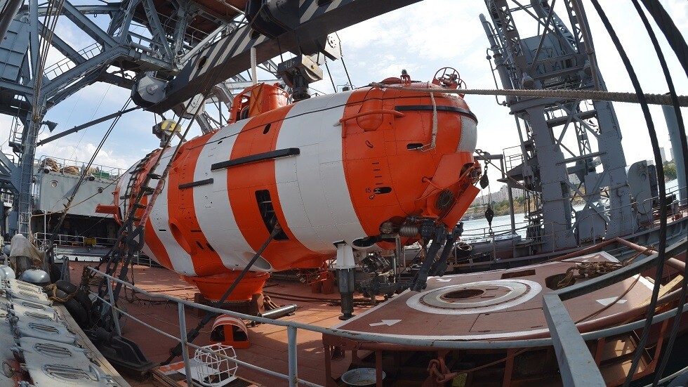 أسطول البحر الأسود الروسي يتسلم غواصة إنقاذ مطورة