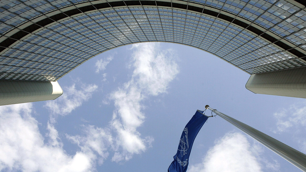 الاتحاد الأوروبي يتفق مع BioNTech الألمانية وPfizer الأمريكية على شراء لقاحهما ضد كورونا