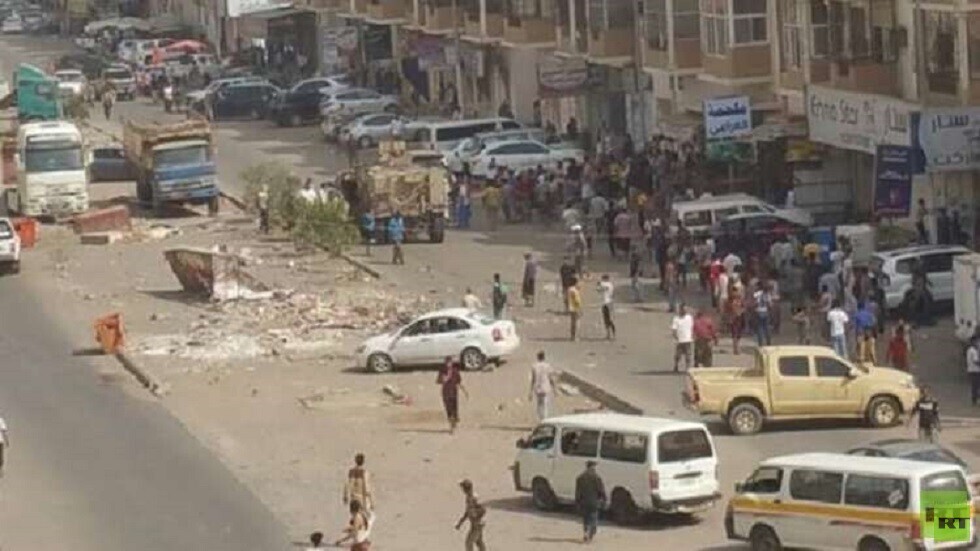 شاهد.. الطفلة اليمنية "جنات" تغزو مواقع التواصل والرئاسة تتحرك