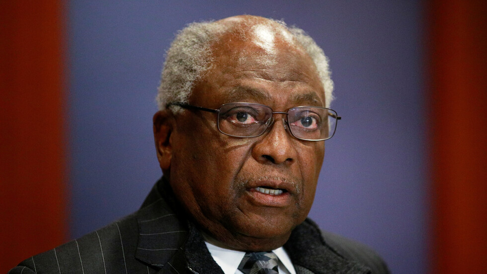 سيناتور أمريكي: محاولات ترامب إلغاء نتائج الانتخابات تزيد من احتمال أن يصبح ديكتاتورا