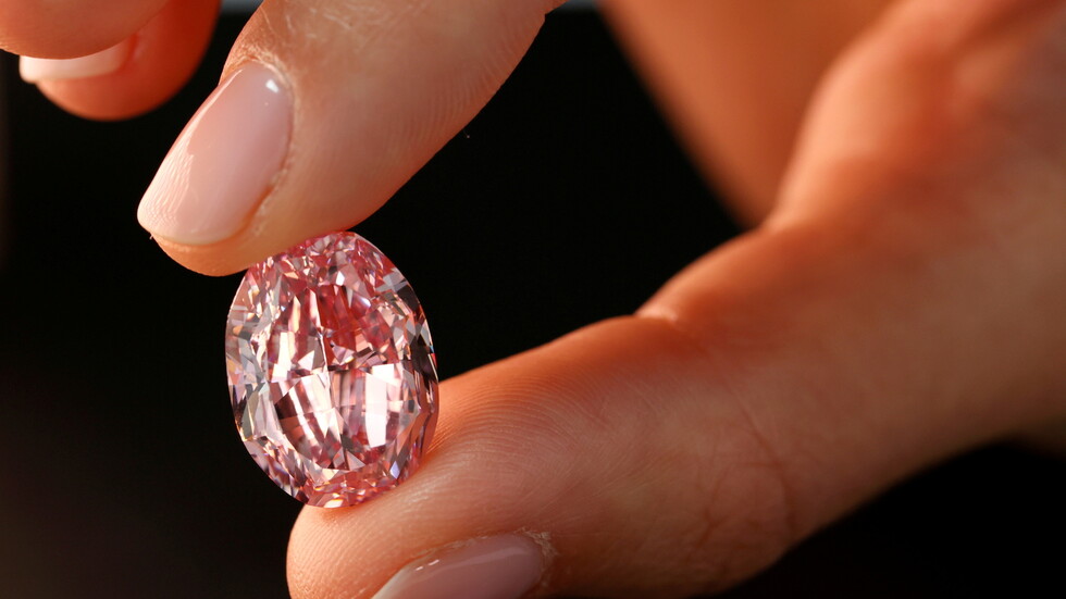 جوهرة "شبح الوردة" الروسية بيعت بسعر خيالي