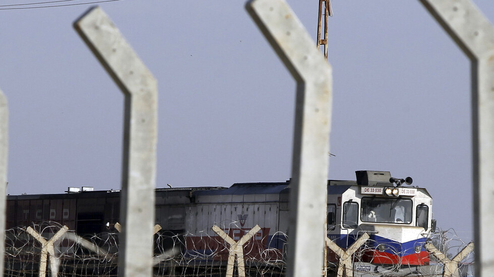 تركيا تخطط لربط مدينة ناخيتشيفان الأذربيجانية بسكة حديد