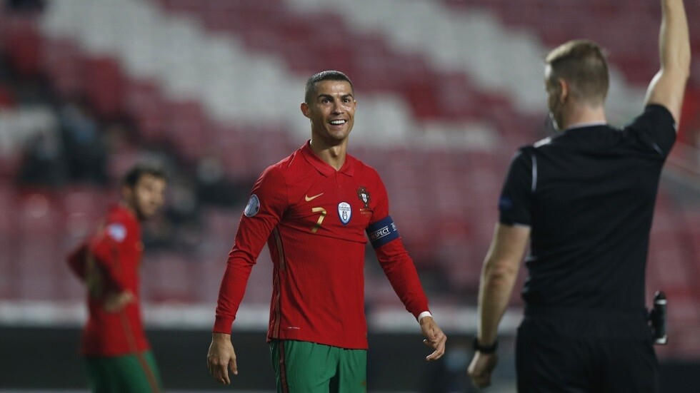 رونالدو يصطاد عدة عصافير في ليلة واحدة