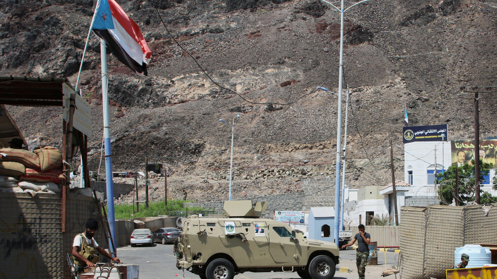 معارك شرسة بين قوات المجلس الانتقالي والقوات الحكومية جنوب شرقي اليمن