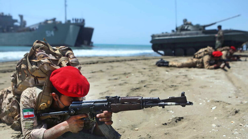 السلطات الإيرانية تعلن تفكيك إحدى أكبر عصابات التهريب جنوب البلاد